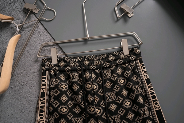 ブランドハーフパンツ背面デザイン